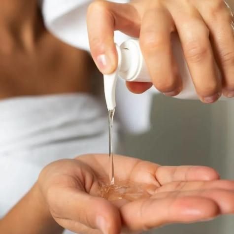 Sabonete Líquido Adcos Derma Complex Iluminador Facial 240ml - Imagem 2